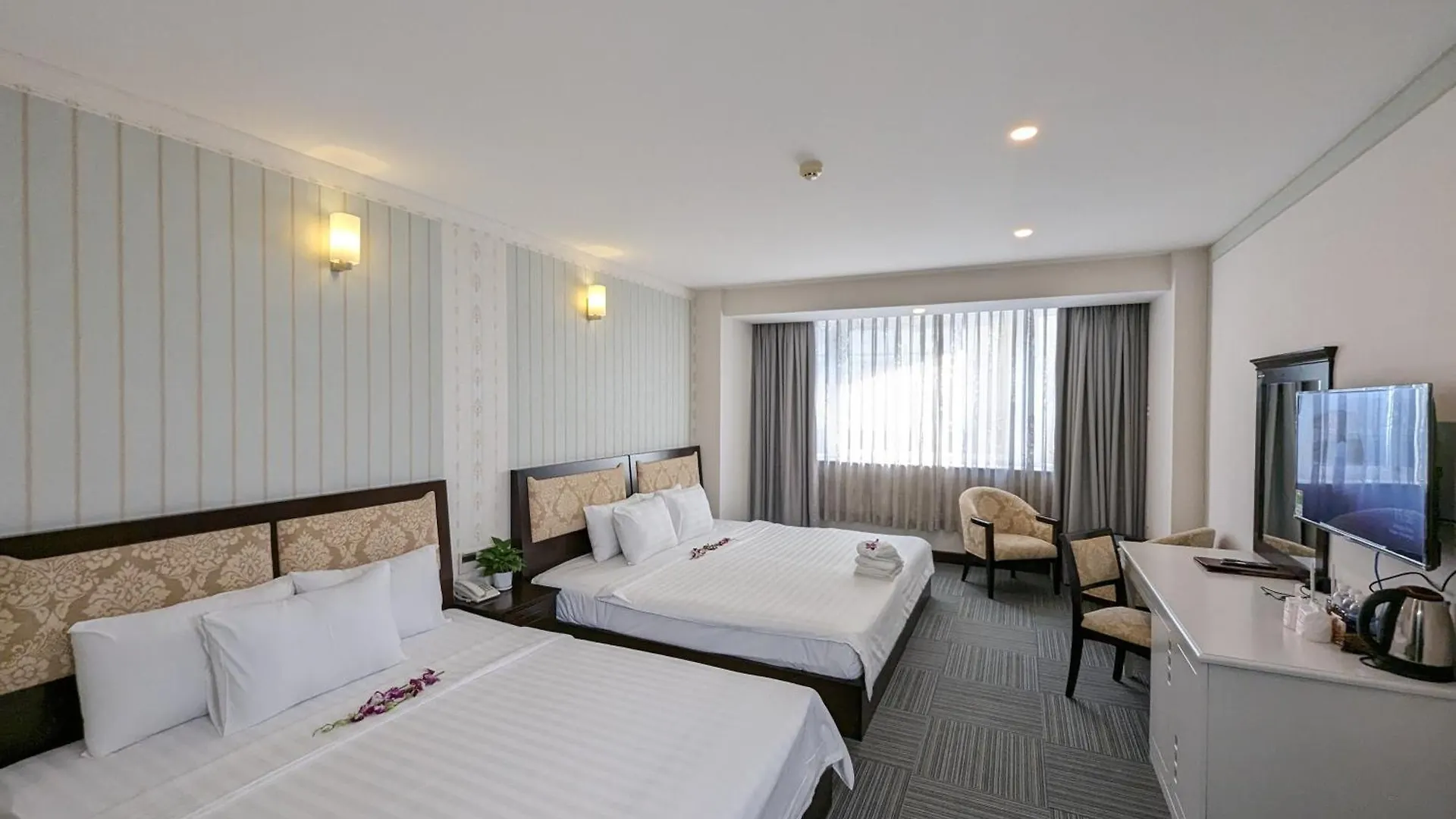Dong Kinh Hotel Ho Chi Minh City 3*,